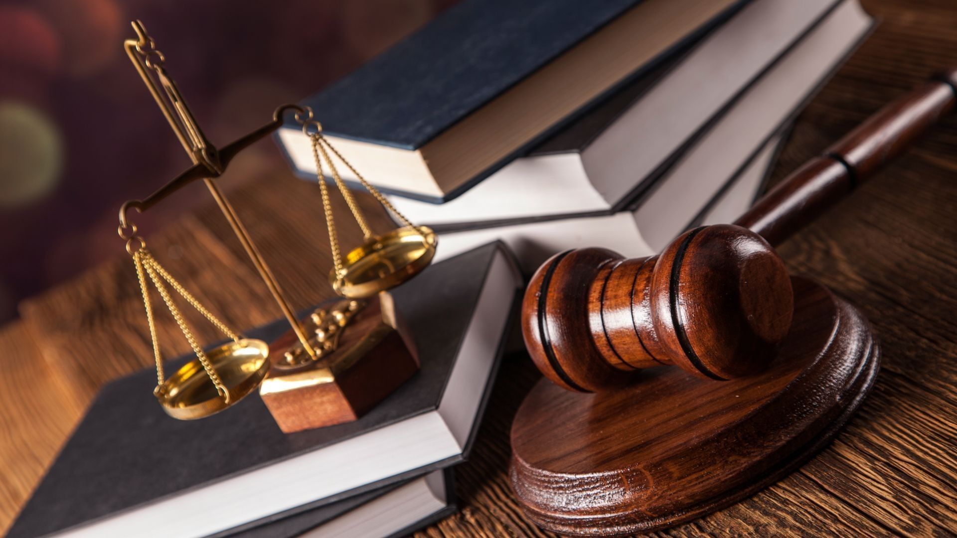 Cómo saber si necesitas un abogado civil, penal, laboral o de familia